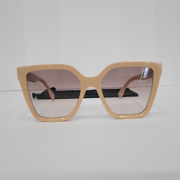 FENDI Sunglasses FE400861 - Picture 2 of 10